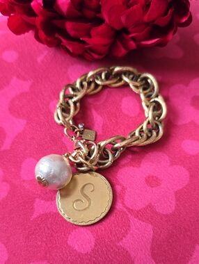 John Wind Sorority Gal Cotton Pearl  Gold-Tone Chain Bracelet w/S Coin  Charm